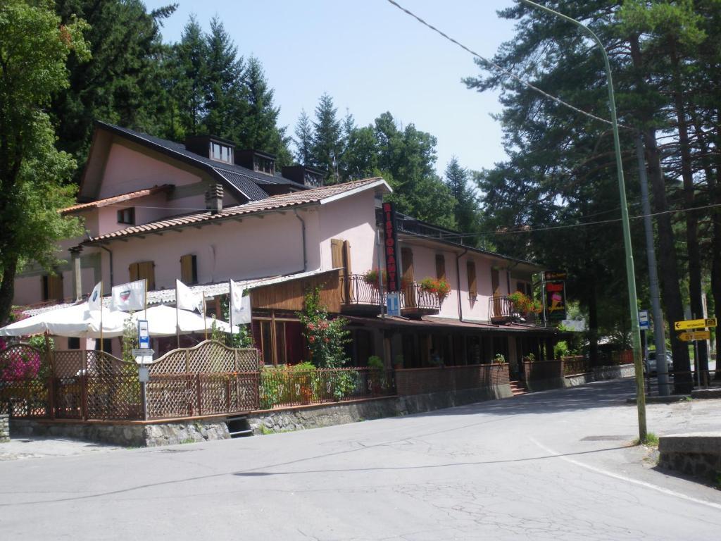 Hotel Delle Alpi Vagli di Sotto Экстерьер фото
